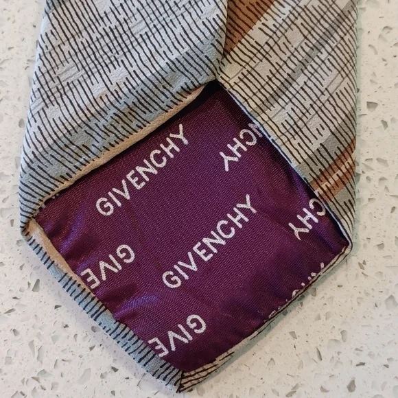 Auth! Givenchy tie - Picture 6 of 7